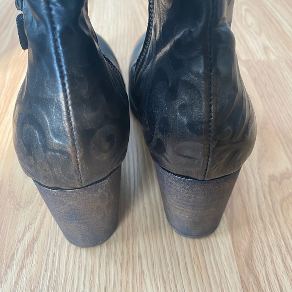 Beautiful leather booties! - Picture 6 of 8